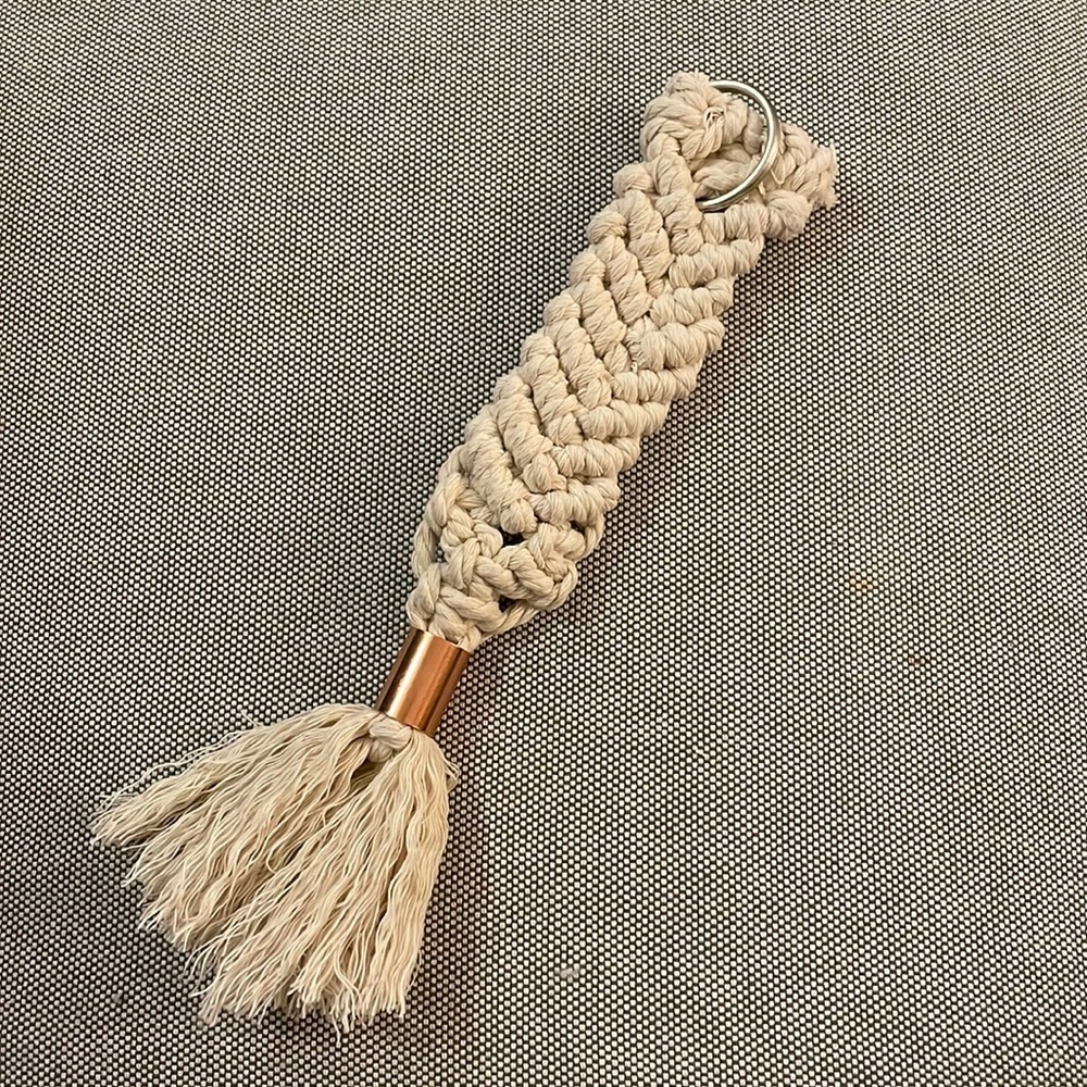 Macramé tassel keychain